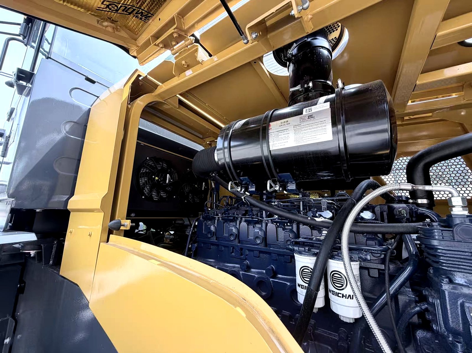 Hydraulic pump and valve assembly close-up